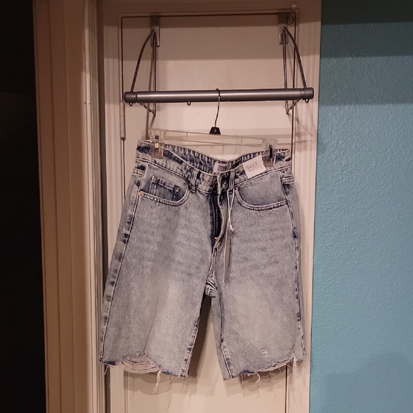 Trendy Distressed Denim Shorts - Picture 1 of 5